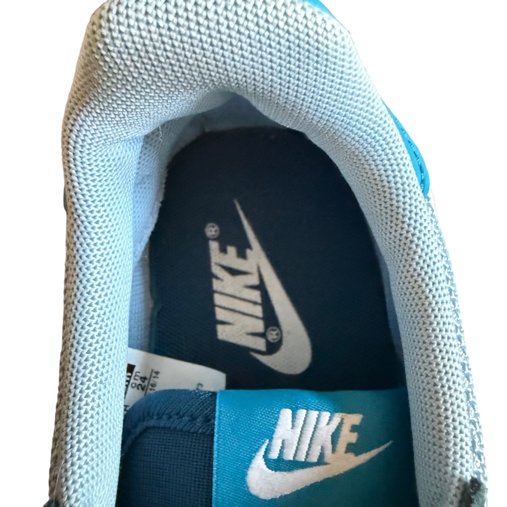 Nike internationalist shoes size 7 women’s - Picture 3 of 9
